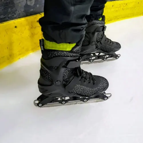 Powerslide Sabres Eiskufe auf dem Eis