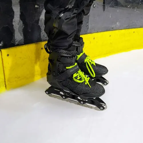 der-rollenshop Eiskufe auf dem Eis