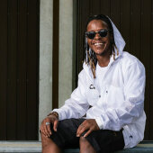 IQON Performance Windbreaker